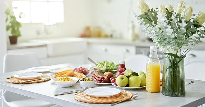 A beautifully set breakfast table | Trainest