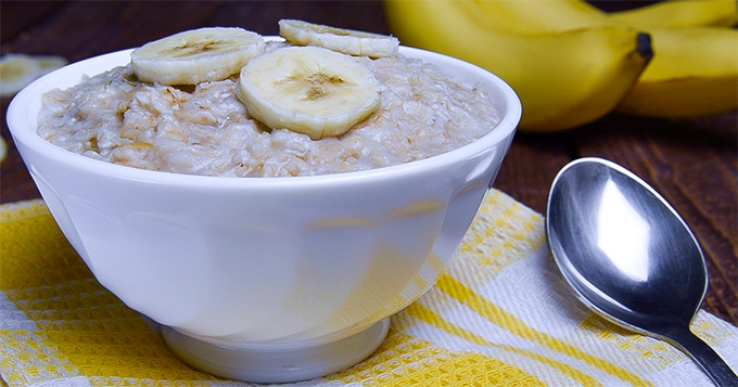 Oatmeal Porridge with Bananas | Trainest 