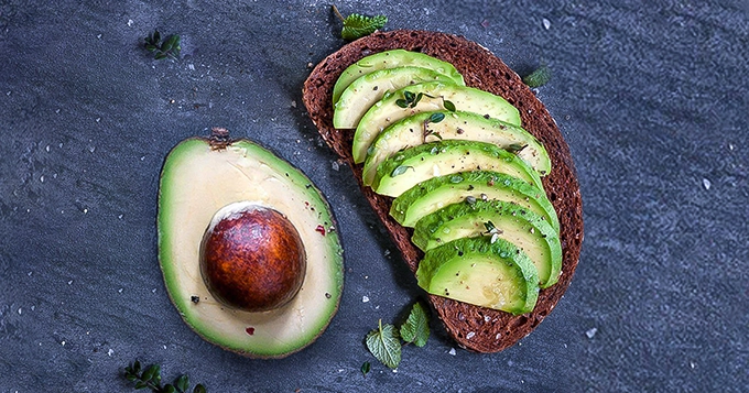 Slices of avocado on toast | Trainest 