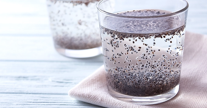 Chia seeds in glasses of water | Trainest 