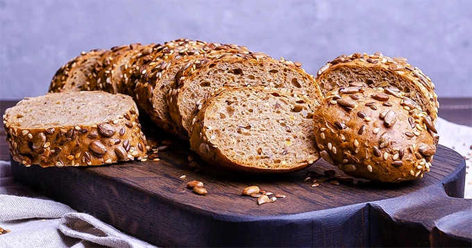 Slices of multigrain bread | Trainest 