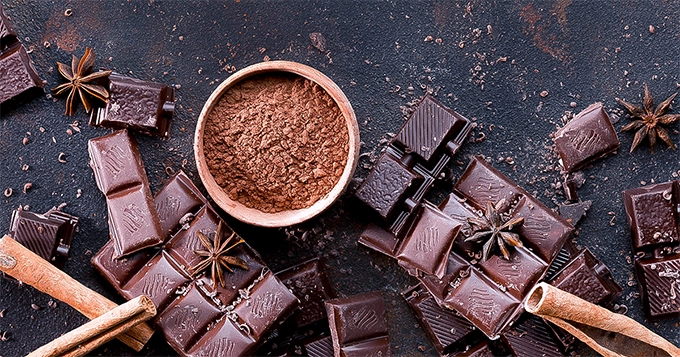 Cacao powder and dark chocolate bars | Trainest 