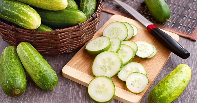 Freshly sliced cucumbers | Trainest 