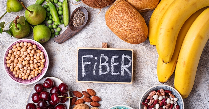 A selection of whole foods rich in fiber | Trainest 