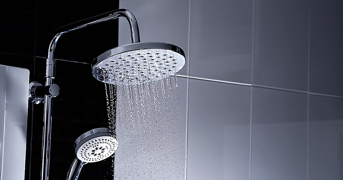 A photo of stainless showerhead | Trainest